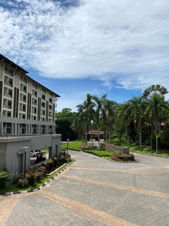 Garden View Pulai Springs Resort Скудай Екстер'єр фото