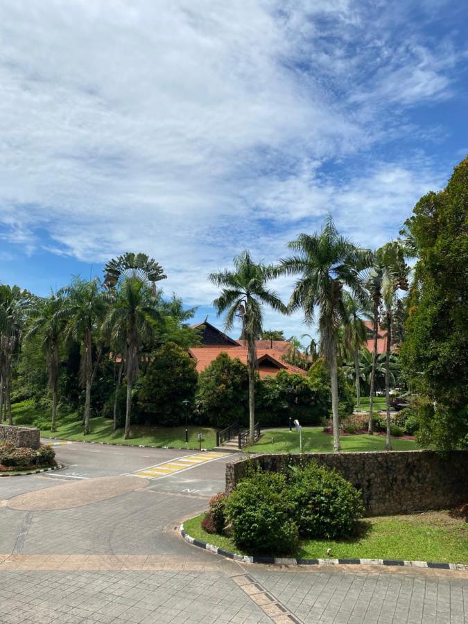 Garden View Pulai Springs Resort Скудай Екстер'єр фото